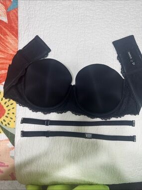 torrid Black Lace-Trim Convertible Strapless Bra with Removable Straps 46C